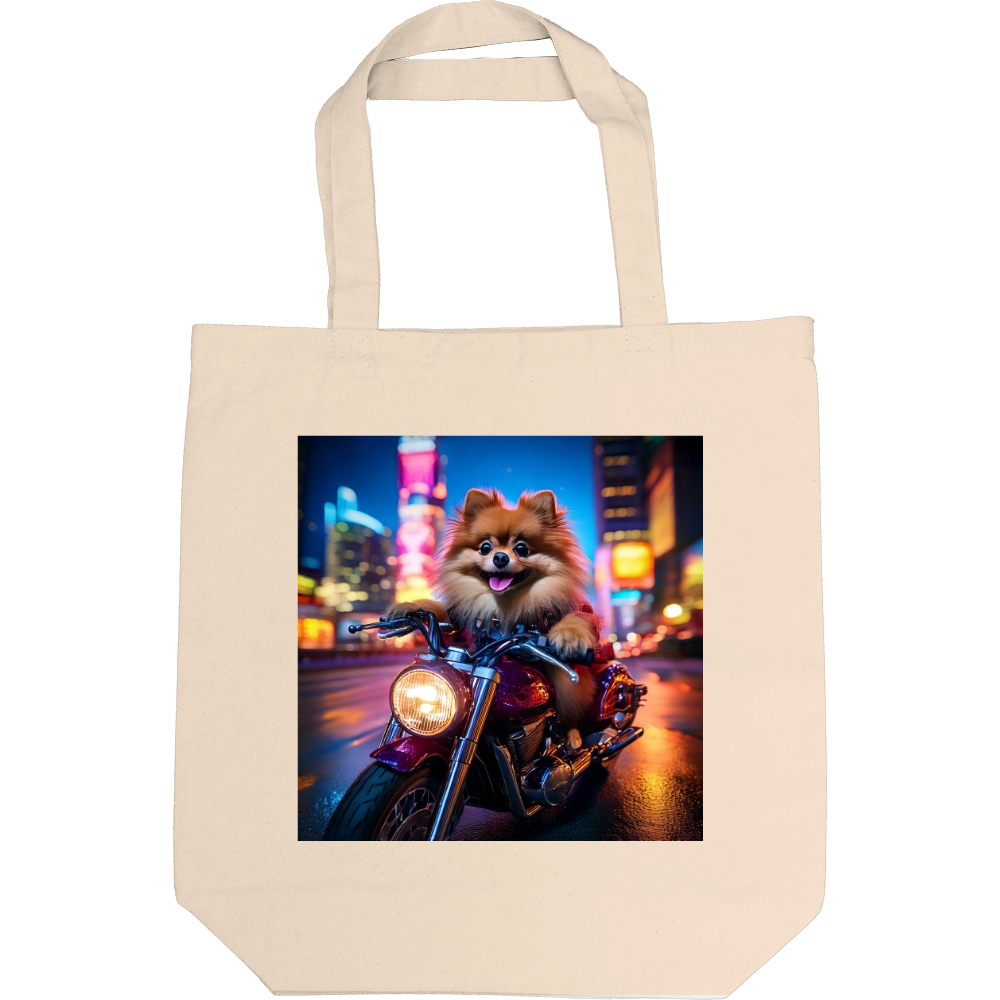 バイクにのる栗毛のポメラニアン犬