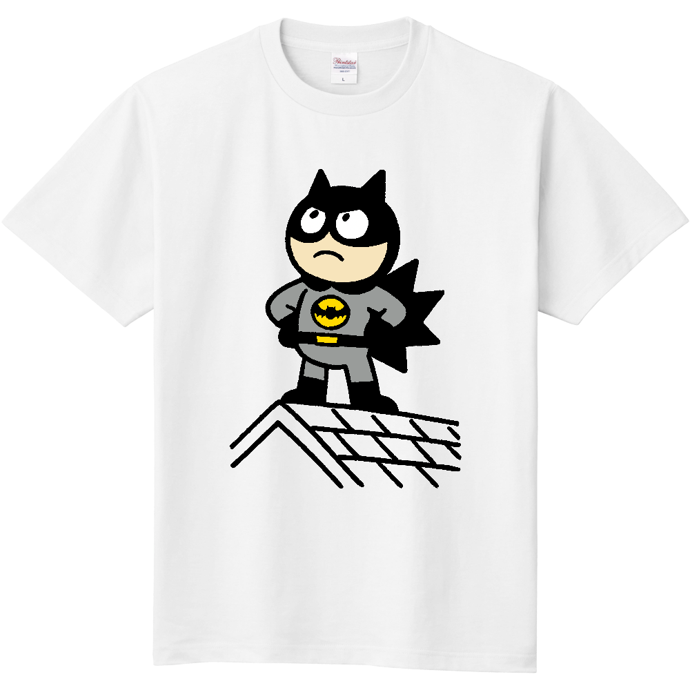 黒いマスクをかぶったヒーローのＴシャツ