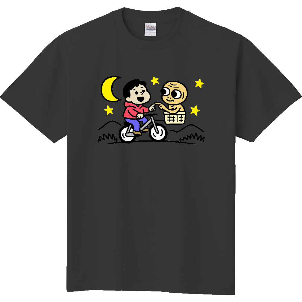 猿の赤ちゃんをカゴに入れて指を合わせるＴシャツ