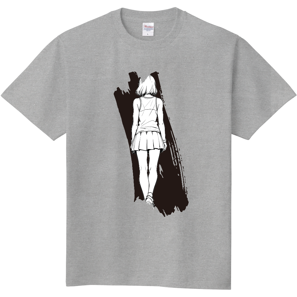 後ろ向きの女性のTシャツ