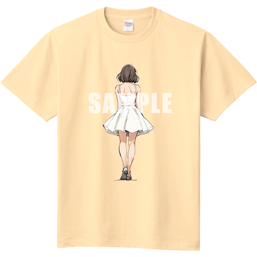 後ろ向きの女性のTシャツ