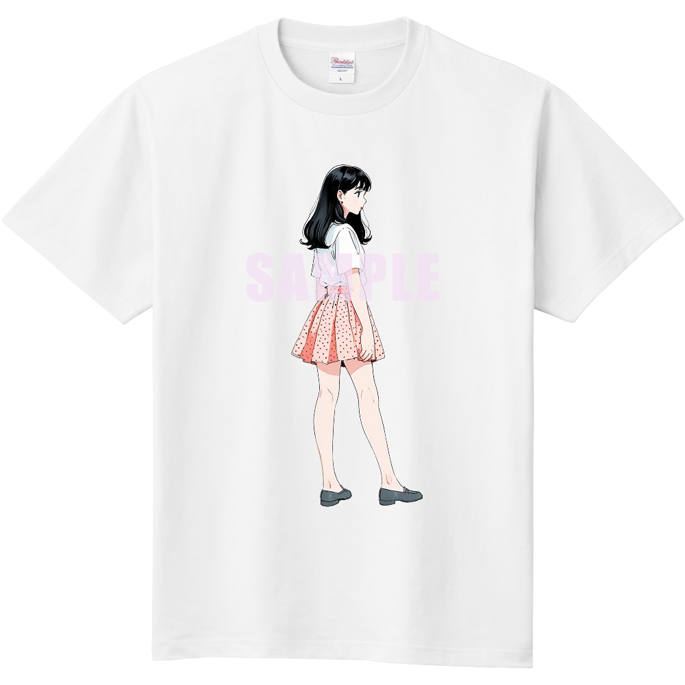 横向きの女性のＴシャツ