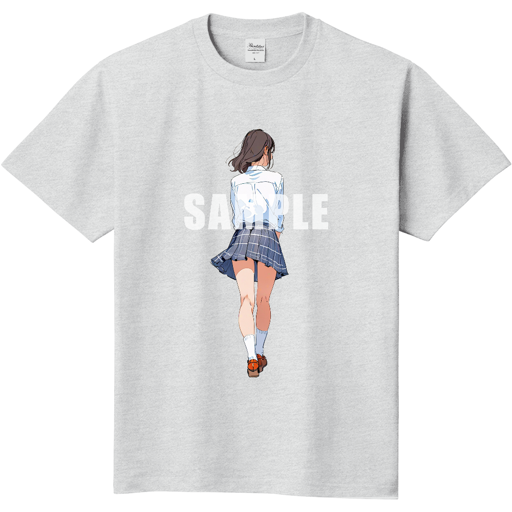 後ろ向きの女性のTシャツ