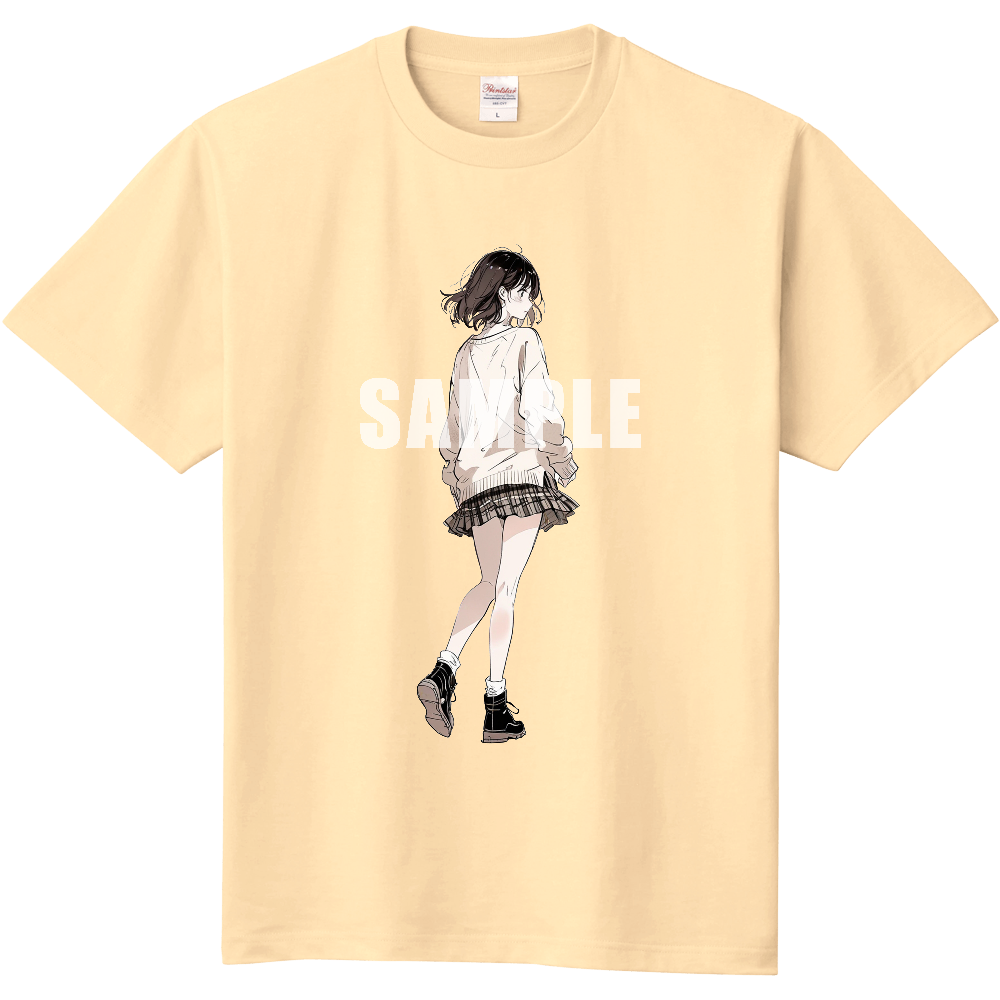 後ろ向きの女性のTシャツ