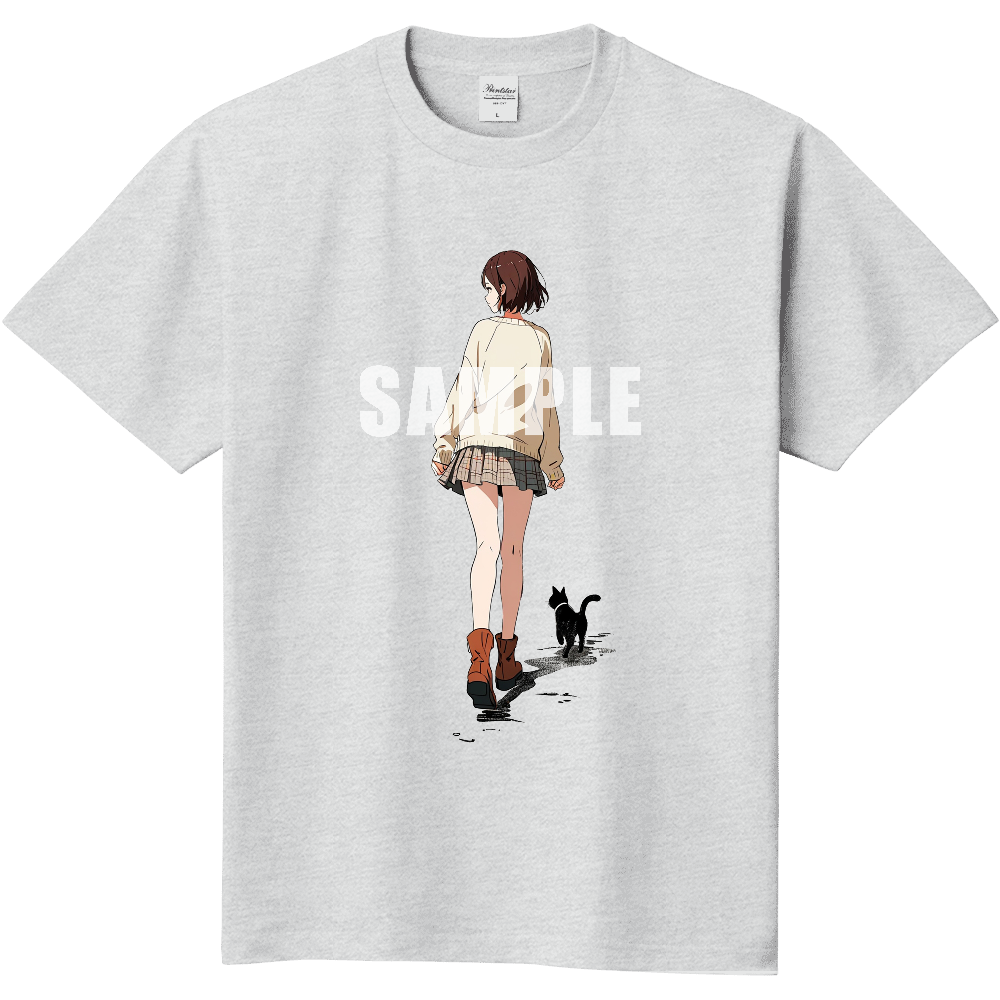 後ろ向きの女性のTシャツ