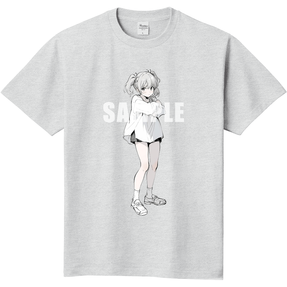 白シャツと短パン少女のTシャツ