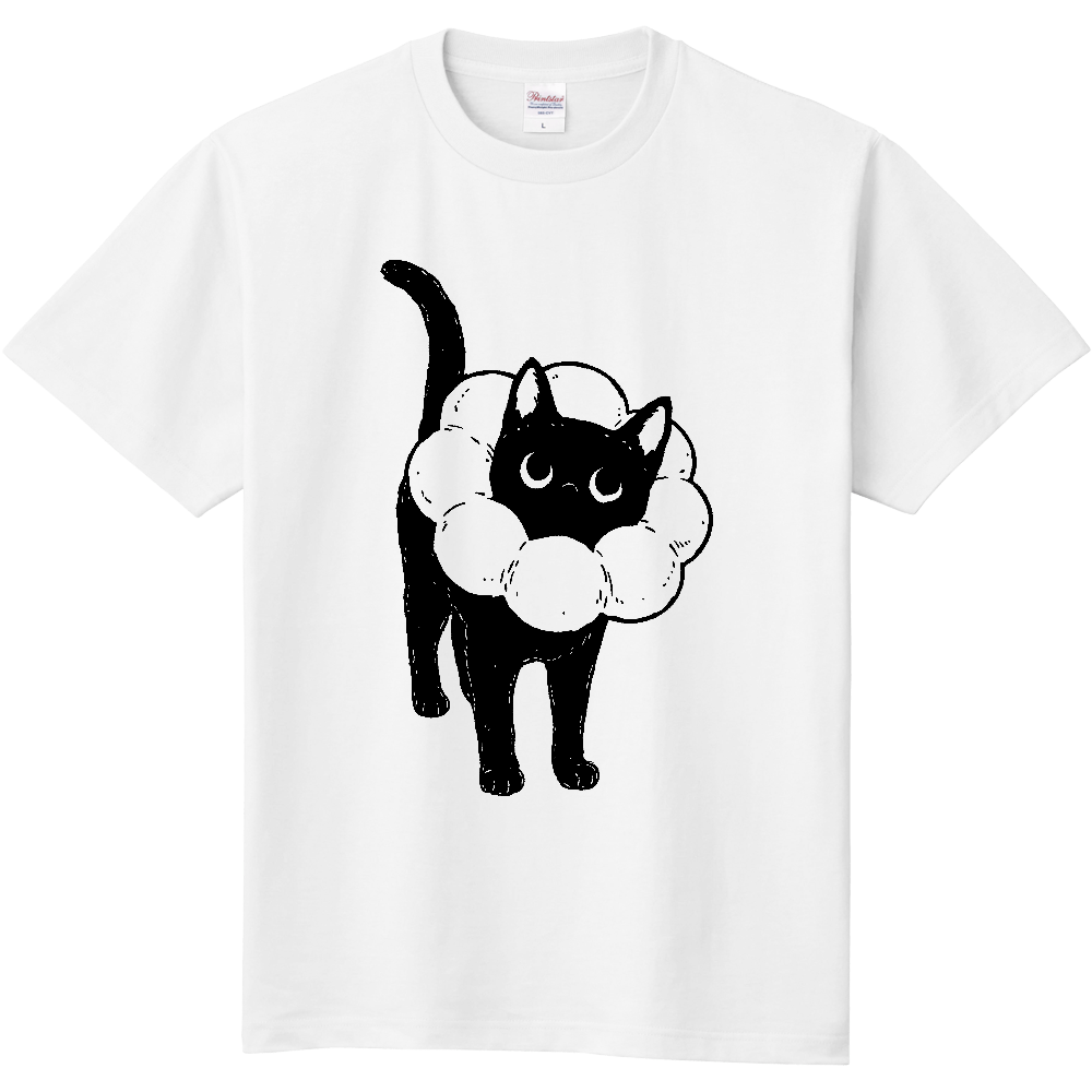 ふわふわエリザベスカラーの黒猫くん