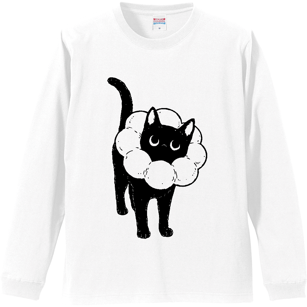 ふわふわエリザベスカラーの黒猫くん