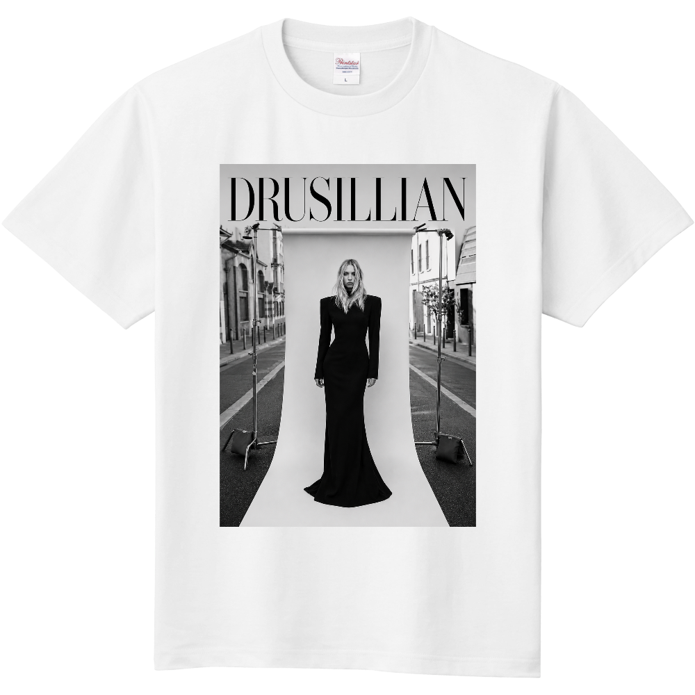 DRUSILLIAN 白ロゴ　PHTO126