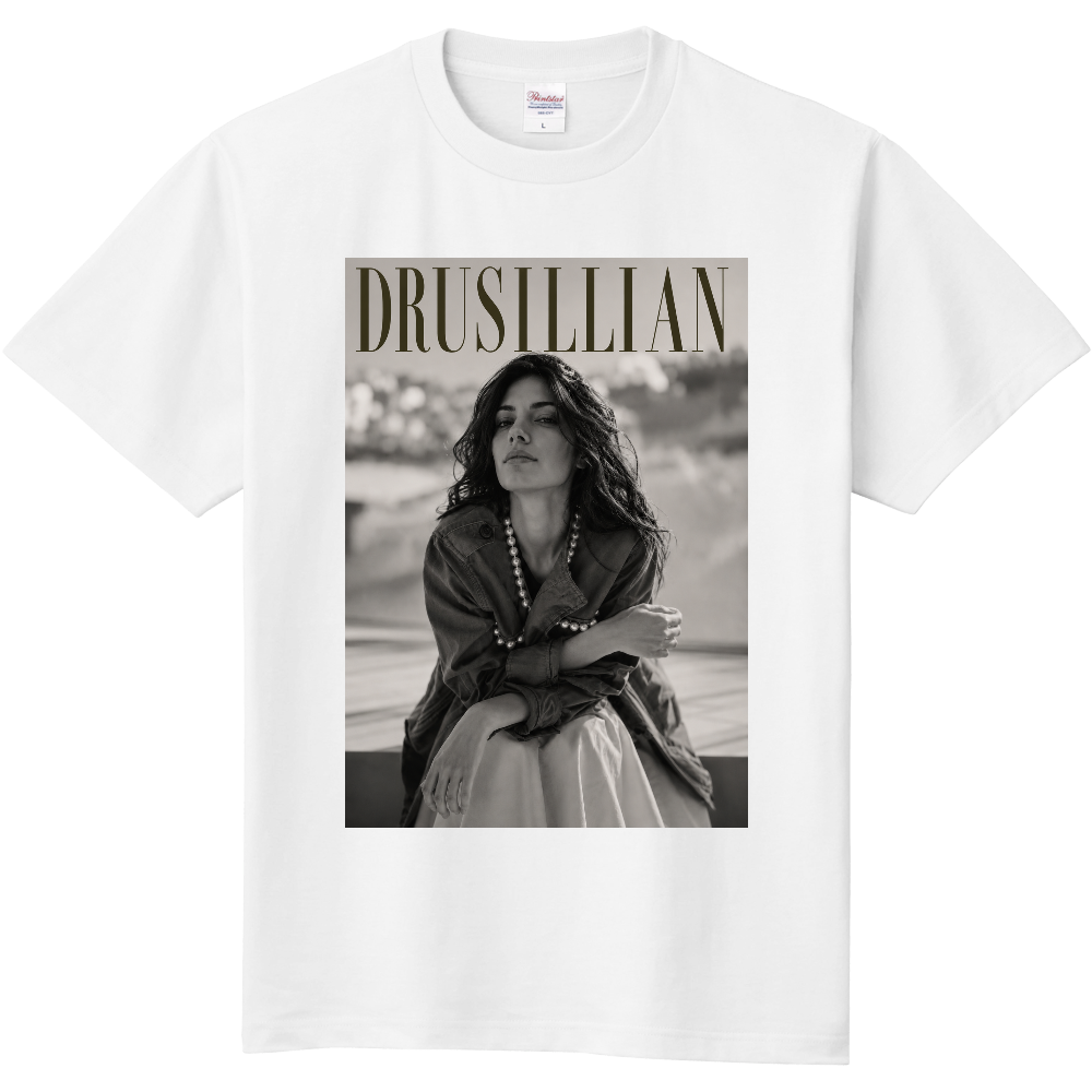 DRUSILLIAN 白ロゴ　PHTO73