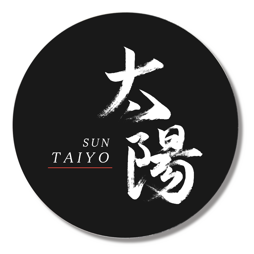 「太陽」筆文字缶バッジ