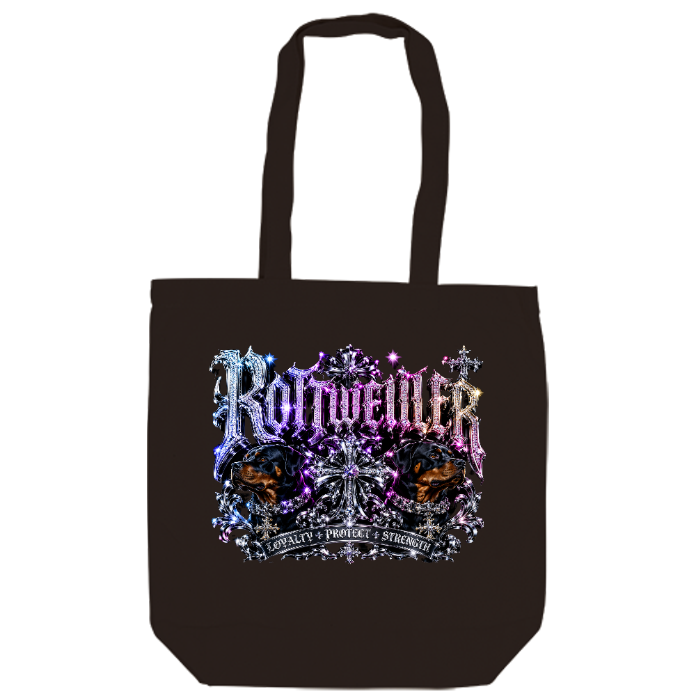 ROTTWEILER IMPERIAL TOTE(ロットワイラー・インペリアル・トート)「IMPERIAL(インペリアル)」**とは、「帝国」「皇帝の風格」「最高級の威厳」を意味する言葉です。 堂々としたロットワイラーの存在感と、ラグジュアリーなエンブレムデザインを融合させ、まるで王者のような風格を表現しました。忠誠心・勇敢さ・強さを象徴するロットワイラーにふさわしい、気品と力強さを兼ね備えたプレミアムシリーズです。