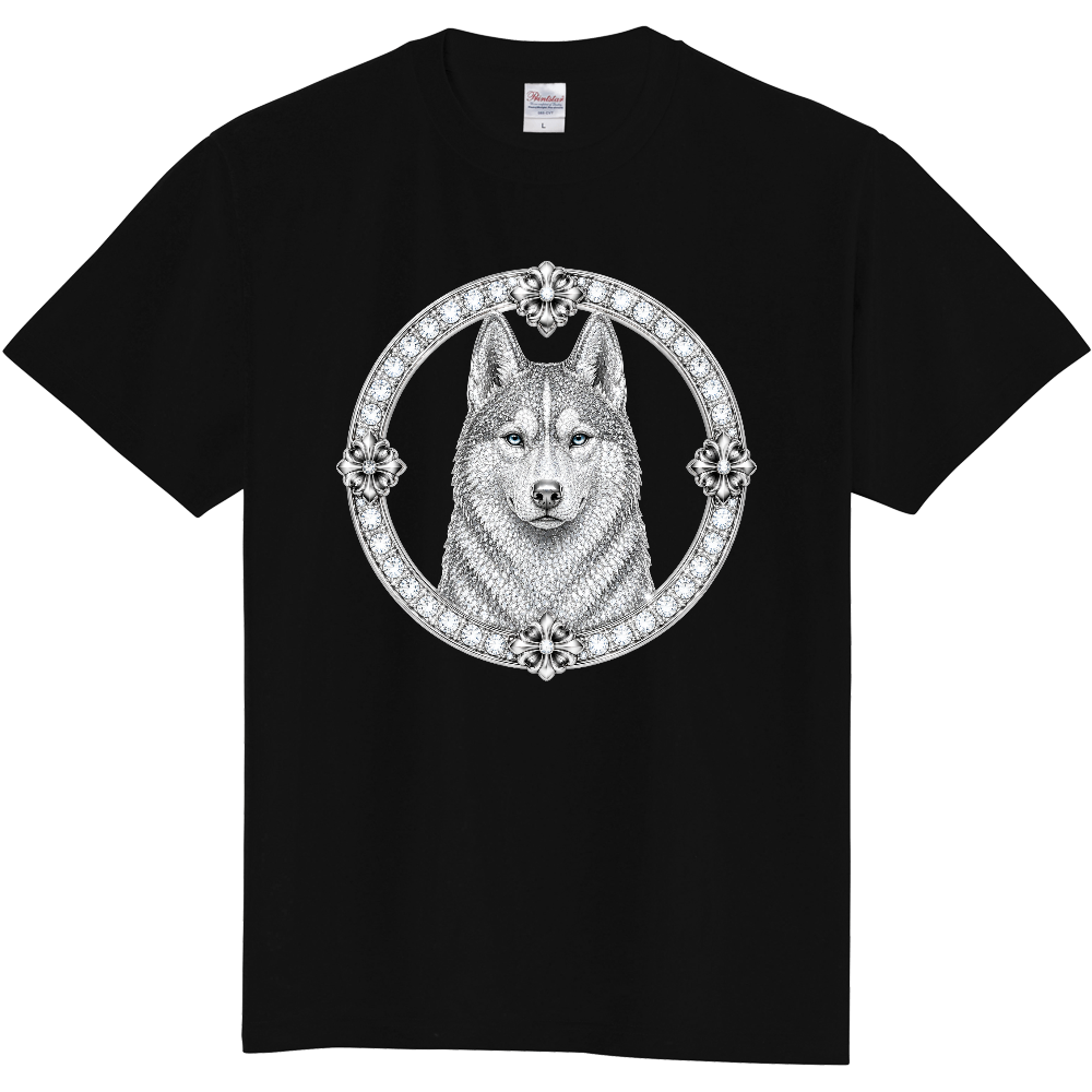 PLATINUM LEGEND DOGS COLLECTION ― 5犬種 × 永遠の輝きを纏うプレミアムジュエリードッグTシャツ ― プラチナダイヤモンドのような輝きを放つ5種類の大型犬 HUSKY ICE LEGEND 意味:氷の大地を駆ける伝説のハスキー 神秘的な瞳と美しい毛並み。 自由な魂と冒険心を、ダイヤモンドの透明感で表現した特別モデル。