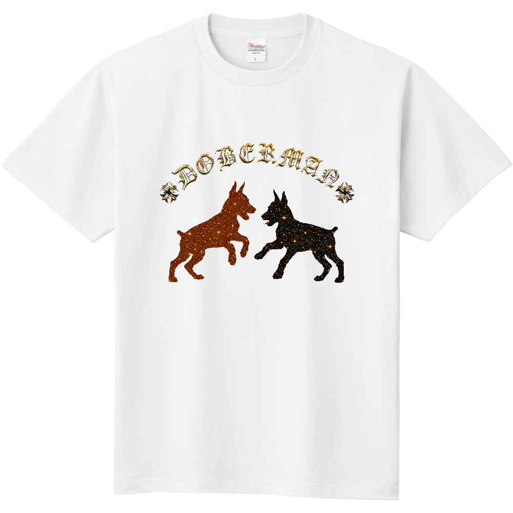 DOBERMAN ROYAL DUO — 王者の2頭 — 商品の意味 「気品と強さを宿した、2つの王者の魂」 2頭のドーベルマンが向かい合う姿は、互いを認め合う誇り・忠誠・絆を表現。 力強いシルエットと高級感ある輝きで、ドーベルマンが持つ知性・威厳・守護者としての存在感をデザインに込めました。