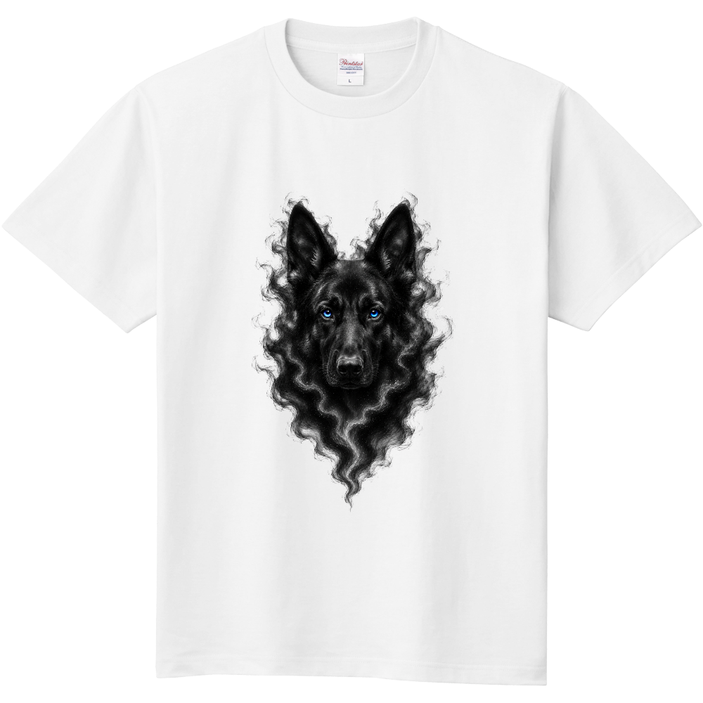 SMOKE SPIRIT GERMAN SHEPHERD TEE ― ジャーマンシェパード ― 煙から生まれたかのような力強いシルエットと、鋭く輝くブルーアイが知性と忠誠心を表現した一枚。