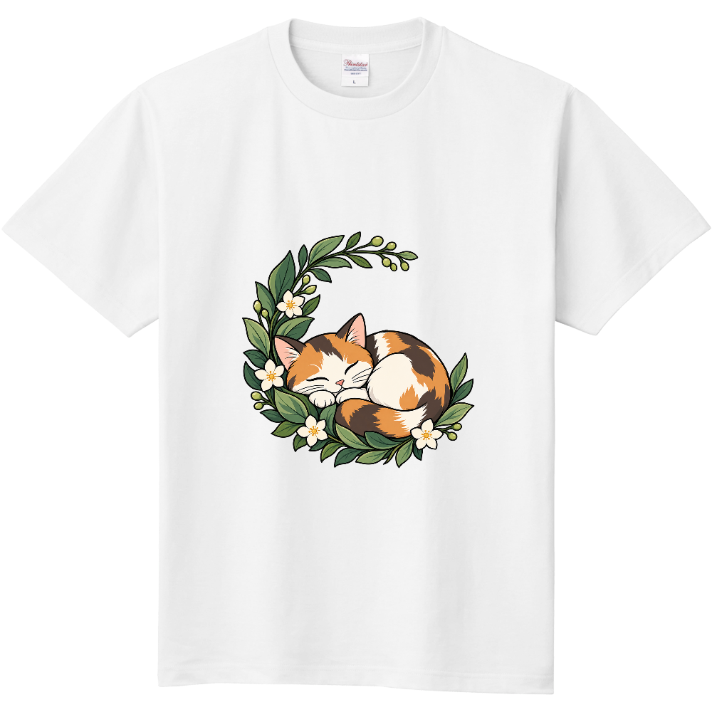 植物のゆりかごで眠る三毛猫