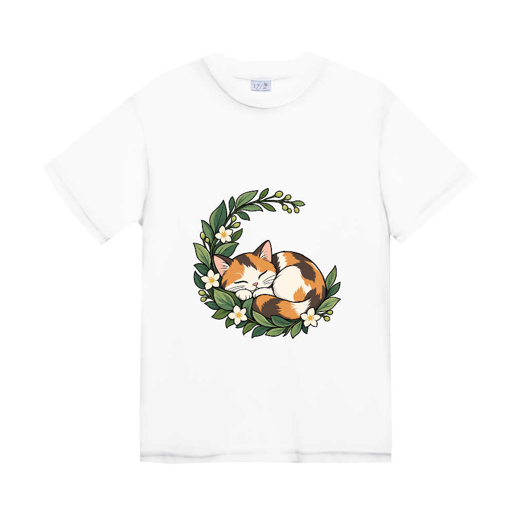 植物のゆりかごで眠る三毛猫