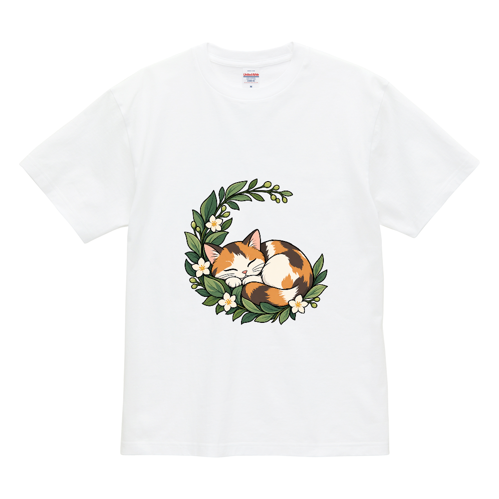 植物のゆりかごで眠る三毛猫