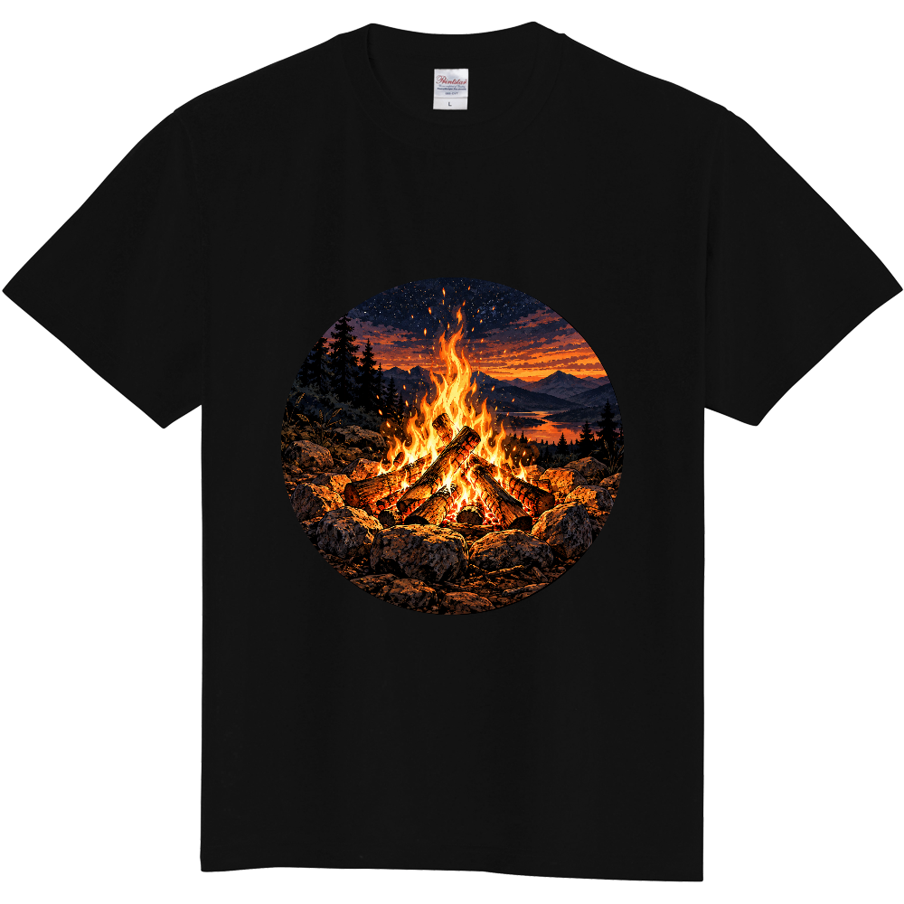 夜空に燃える山間の焚き火｜夕焼けと星空の絶景キャンプTシャツ